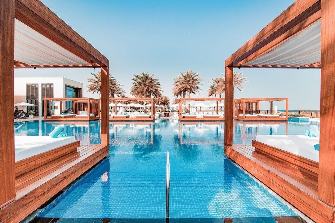 AMAZING POOL & BEACH DAY DEALS IN ABU DHABI TO CHECK OUT RIGHT NOW!